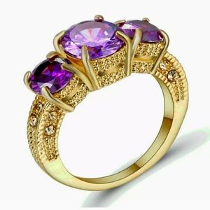 *Sale* New Amethyst Gold Ring.